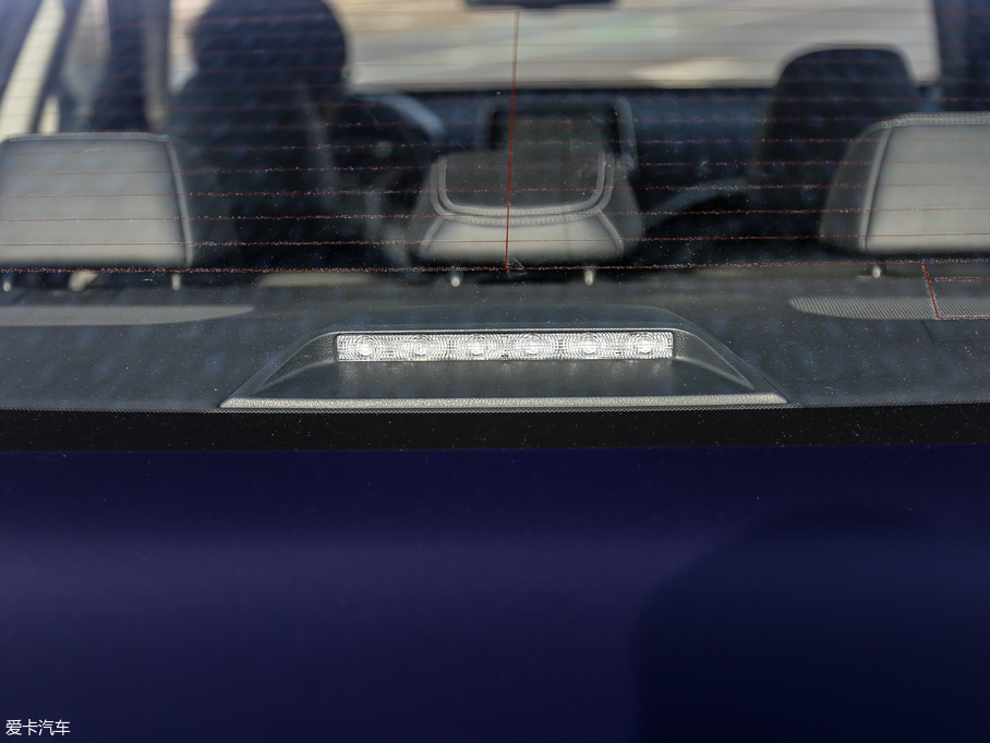 2019[ 2.0L XL Upper а