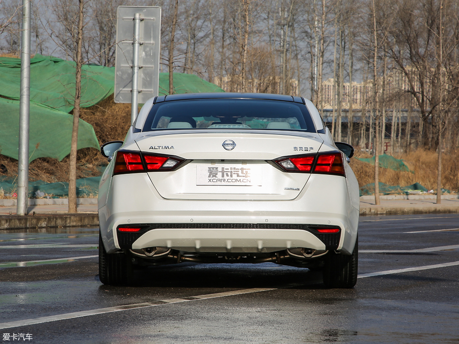 2019[ 2.0L XL Upper а