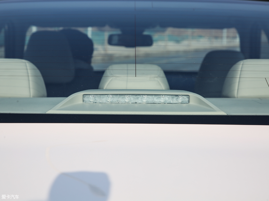 2019[ 2.0L XL Upper а