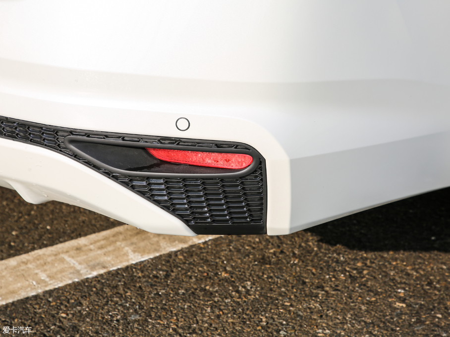 2019[ 2.0L XL Upper а