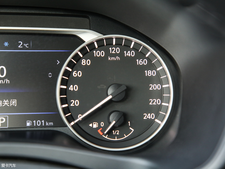 2019[ 2.0L XL Upper а