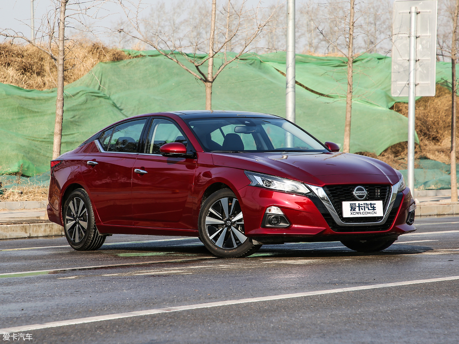 2019[ 2.0L XL Upper а