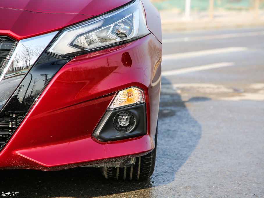 2019[ 2.0L XL Upper а