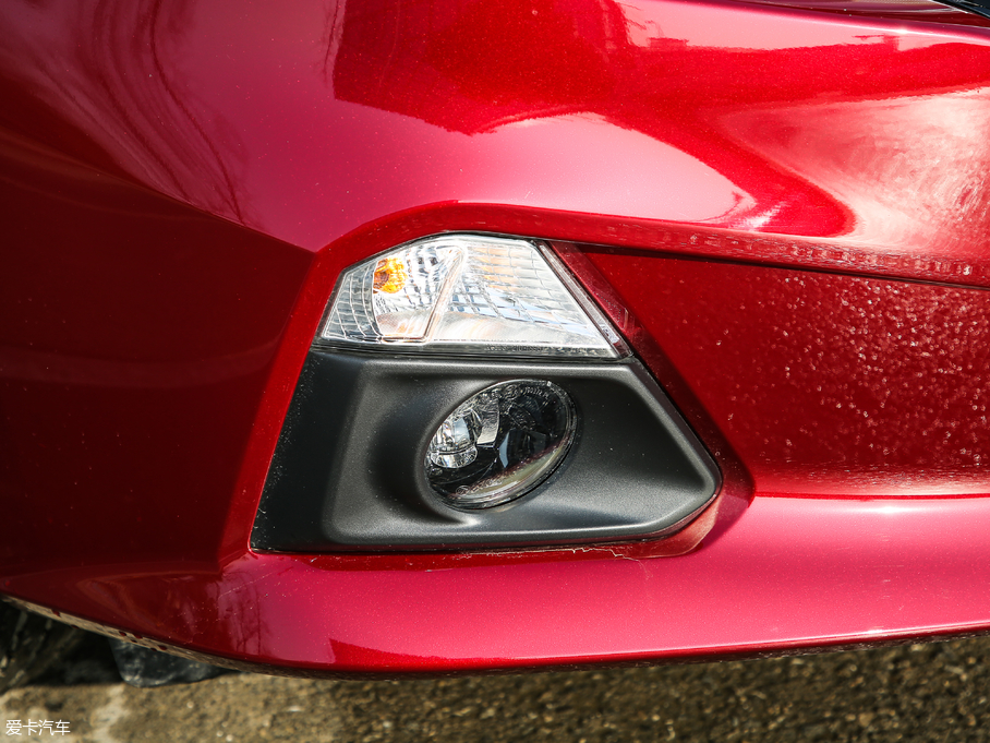 2019[ 2.0L XL Upper а