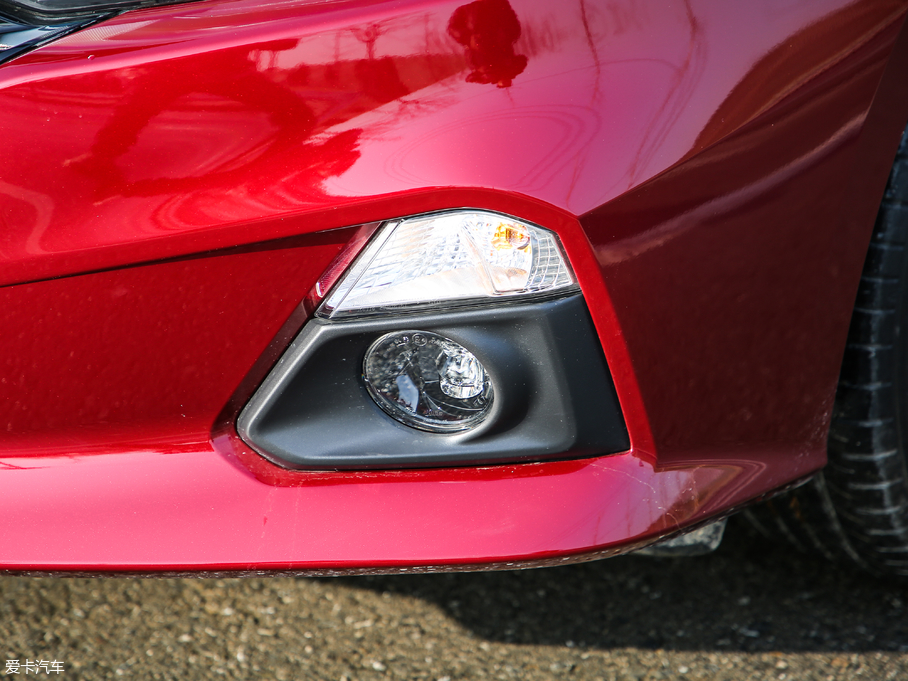 2019[ 2.0L XL Upper а