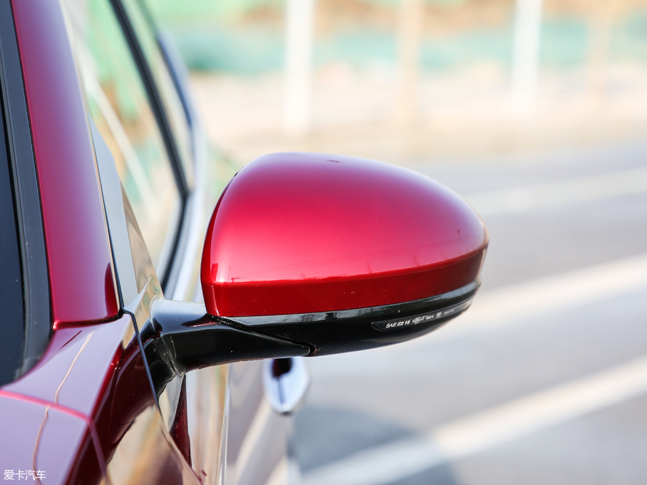 2019[ 2.0L XL Upper а