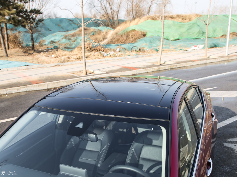 2019[ 2.0L XL Upper а