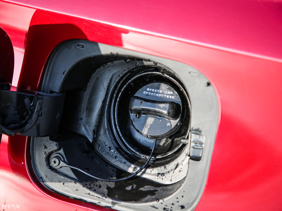 2019[ 2.0L XL Upper а