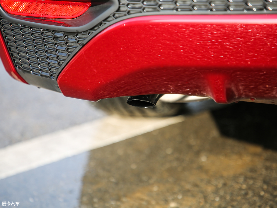 2019[ 2.0L XL Upper а