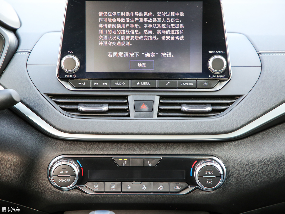 2019[ 2.0L XL Upper а