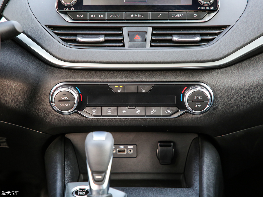 2019[ 2.0L XL Upper а