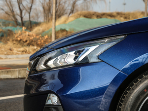 20192.0L XL Upper а ^