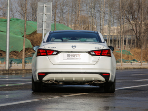 20192.0L XL Upper а 	