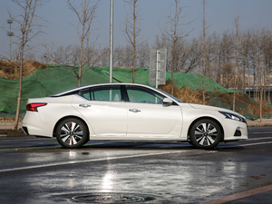 20192.0L XL Upper а w^