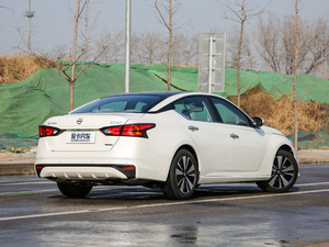 20192.0L XL Upper а w^