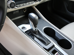 20192.0L XL Upper а QU