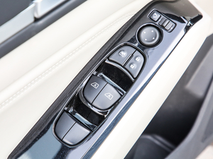 20192.0L XL Upper а {܇ƅ^	