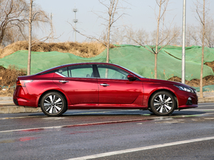 20192.0L XL Upper а w^