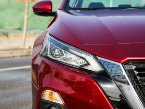 20192.0L XL Upper а ^