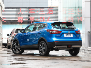 2019款2.0L CVT豪华版 左后45度