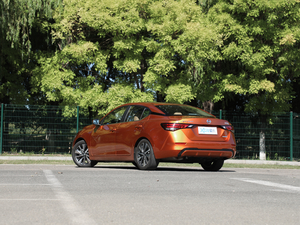 2020款1.6L TOP CVT奢享版 整体外观