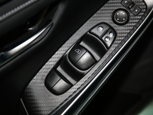 2020款1.6L XL CVT智享版 主驾车窗控制区	