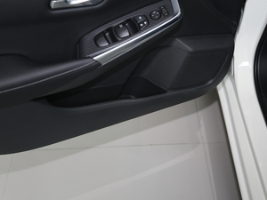 2020¿ 1.6L XL CVT ǰTg