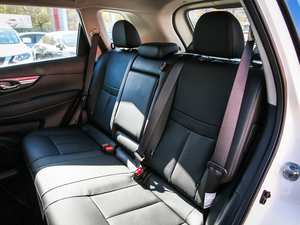 2020款2.5L XL ITS CVT四驱豪华领航版 后排座椅