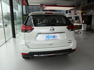 2020款2.0L XL ITS 3rows CVT两驱智联舒适版 7座 正后	