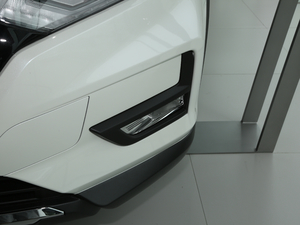 2020款2.0L XL ITS 3rows CVT两驱智联舒适版 7座 前雾灯