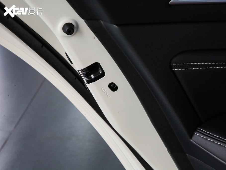 2020[ 2.0T XL Upper AD1 I(lng)