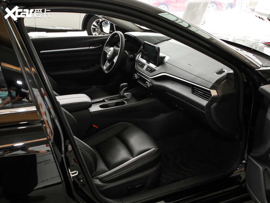 2020[ 2.0T XL Upper AD1 I(lng)