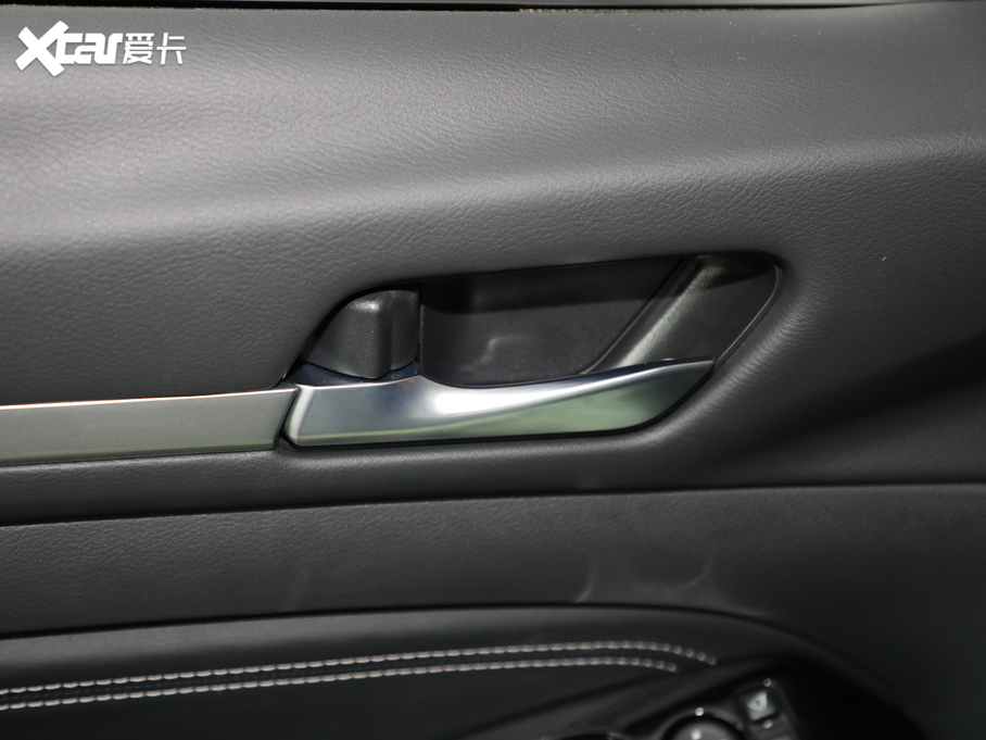 2020[ Ŀ 2.0L XL Upper а