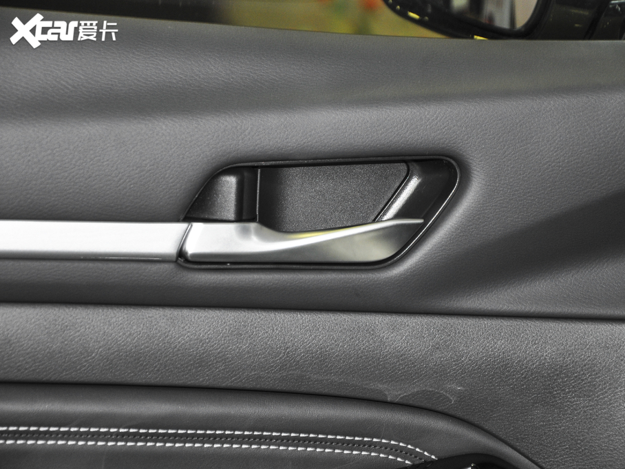 2020[ Ŀ 2.0L XL Upper а