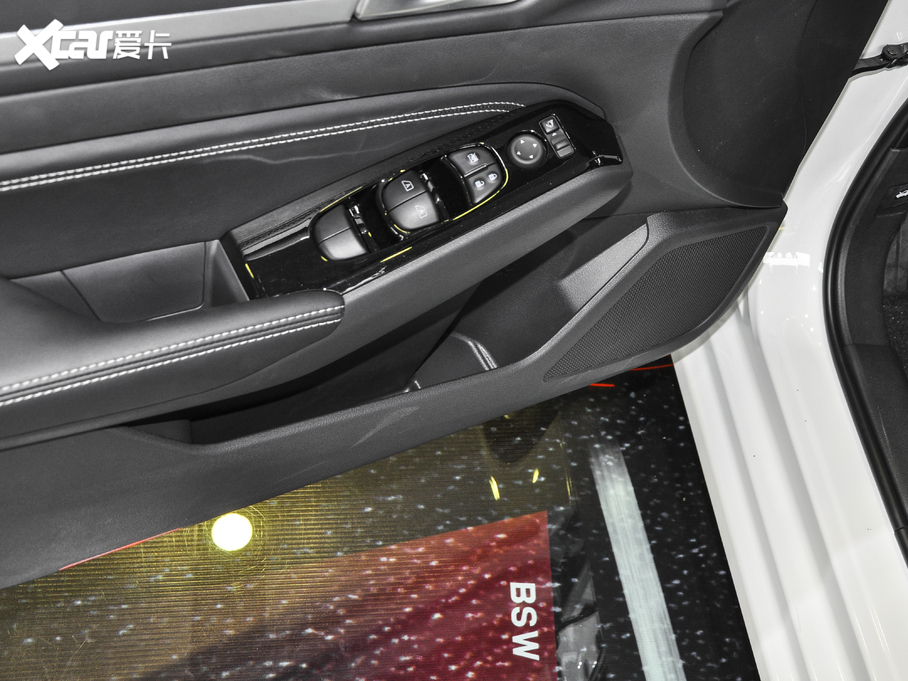 2020[ Ŀ 2.0L XL Upper а