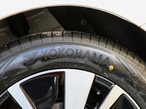 20202.0T XL Upper AD1 I ^