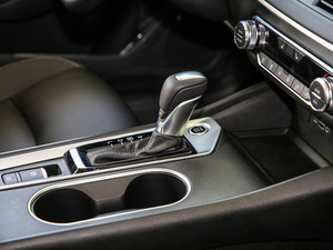 20202.0T XL Upper AD1 I п؅^