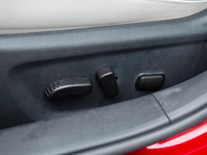 2020Ŀ 2.0T XV AD1 I {{