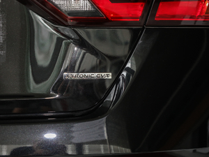 2020Ŀ 2.0L XL Upper а ^