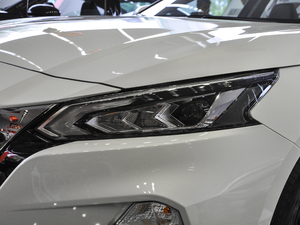 2020Ŀ 2.0L XL Upper а ^