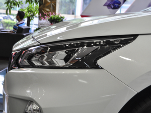 2020Ŀ 2.0L XL Upper а ^