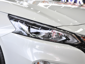 2020Ŀ 2.0L XL Upper а ^