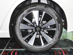 2020Ŀ 2.0L XL Upper а ^