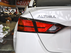 2020Ŀ 2.0L XL Upper а ^