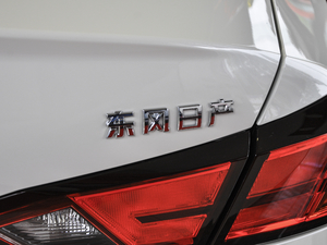 2020Ŀ 2.0L XL Upper а ^