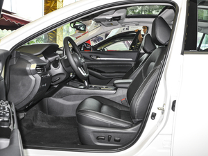 2020Ŀ 2.0L XL Upper а ǰſg