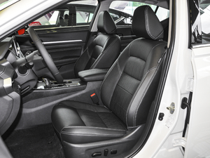 2020Ŀ 2.0L XL Upper а {