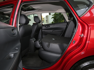 2020款1.6L CVT智行版 后排座椅放倒