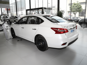 2020款经典 1.6XE CVT舒适版 左后45度
