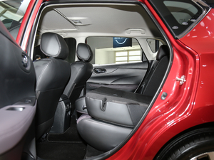 2021款1.6L CVT智尊版 后排座椅放倒